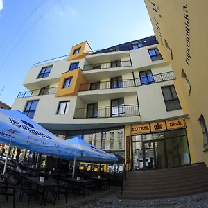 Hotel Cisar, Lemberg